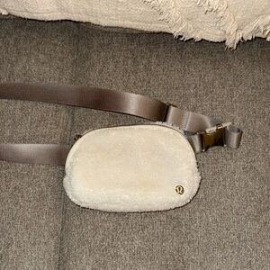 Lululemon Everywhere Fleece Belt Bag